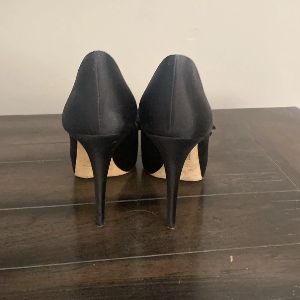 Dolce & Gabbana Black Heels with Elegant Bow - Picture 3 of 12
